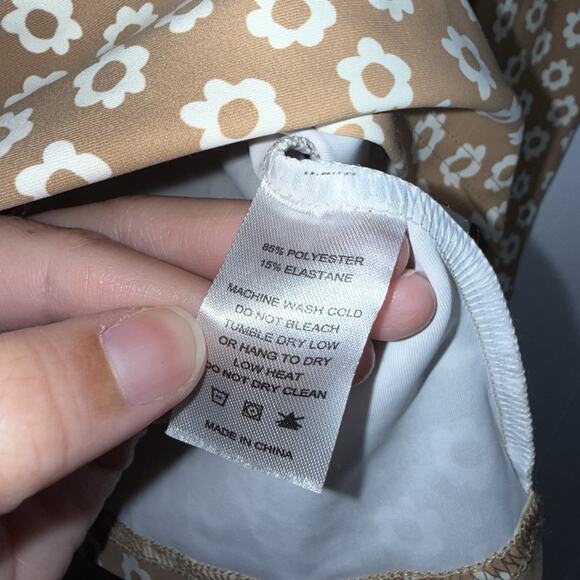 Smith & Quinn Women’s Floral Daisy Mock Neck Top Long Sleeve Tennis Pickleball S - Picture 7 of 7